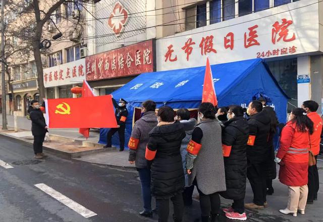 城關區(qū)新時代文明實踐志愿服務隊助力抗擊疫情